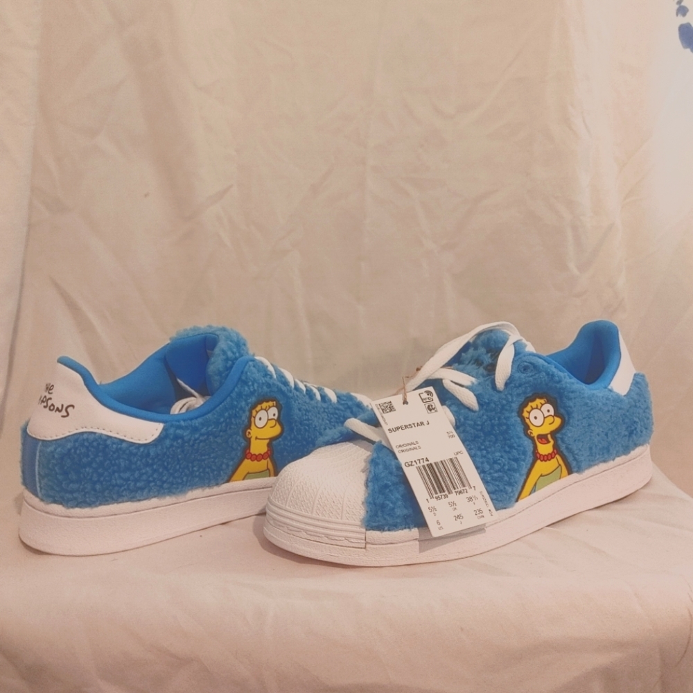 Adidas Superstar / The Simpsons Marge Simpson Edition Shell-Toes Big Kids Size 6